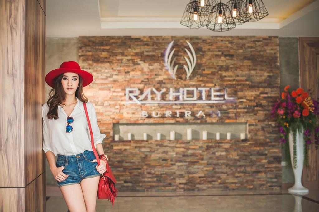 Ray Hotel Buriram Kültér fotó